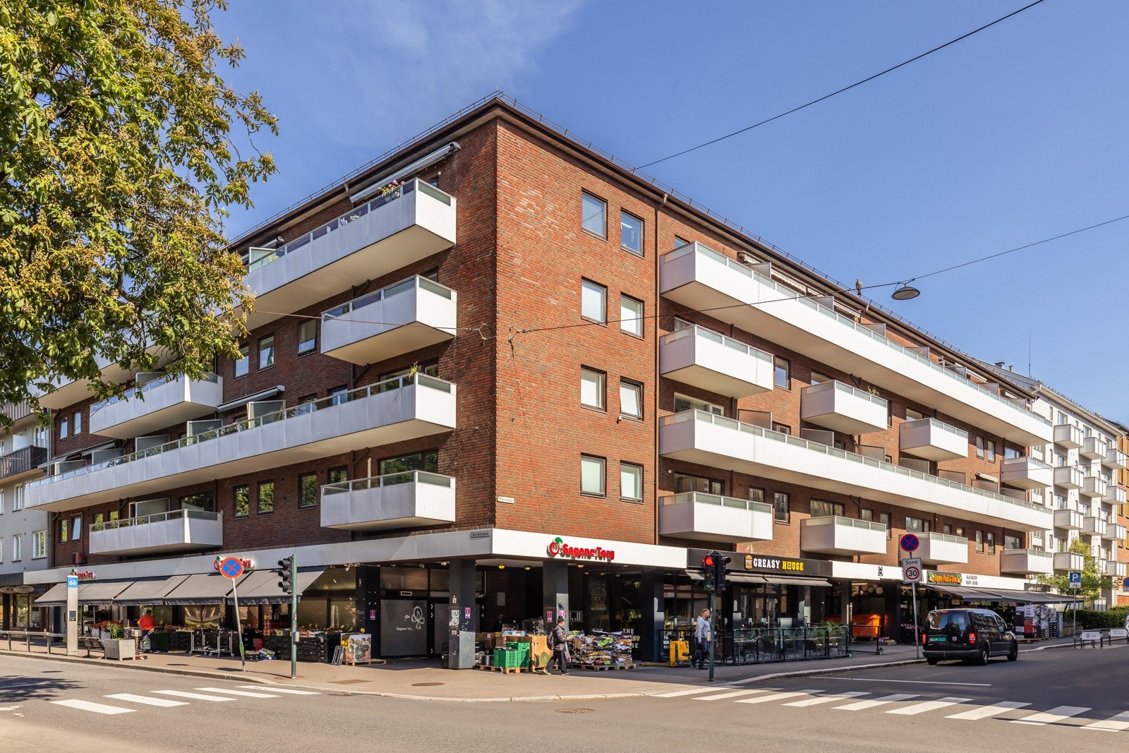 Meget sentral beliggenhet, midt i hjertet av Sagene med alt av servicetilbud i umiddelbar nærhet! Galleribilde