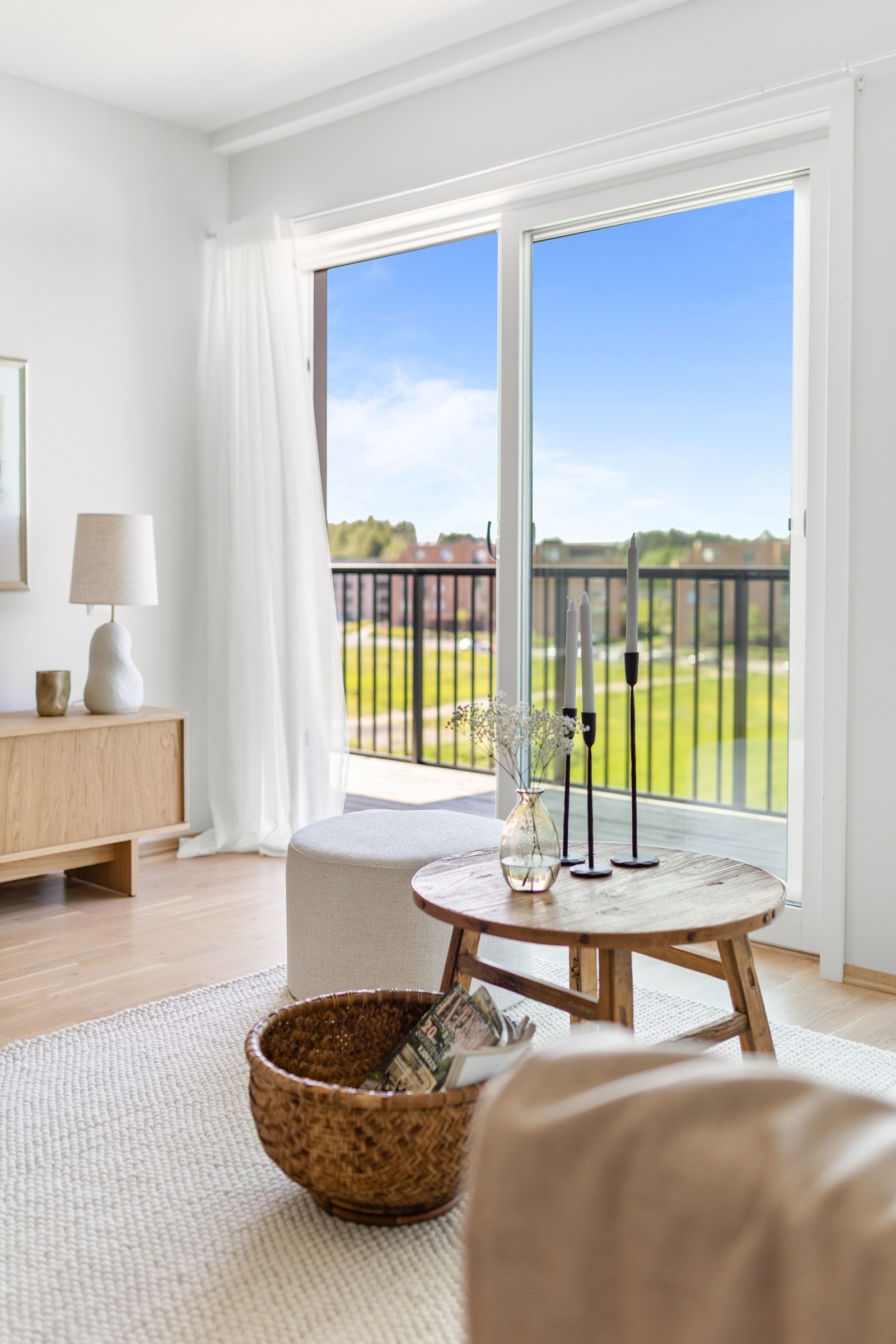 Det er vannbåren varme i gulv samt balansert ventilasjon. Galleribilde