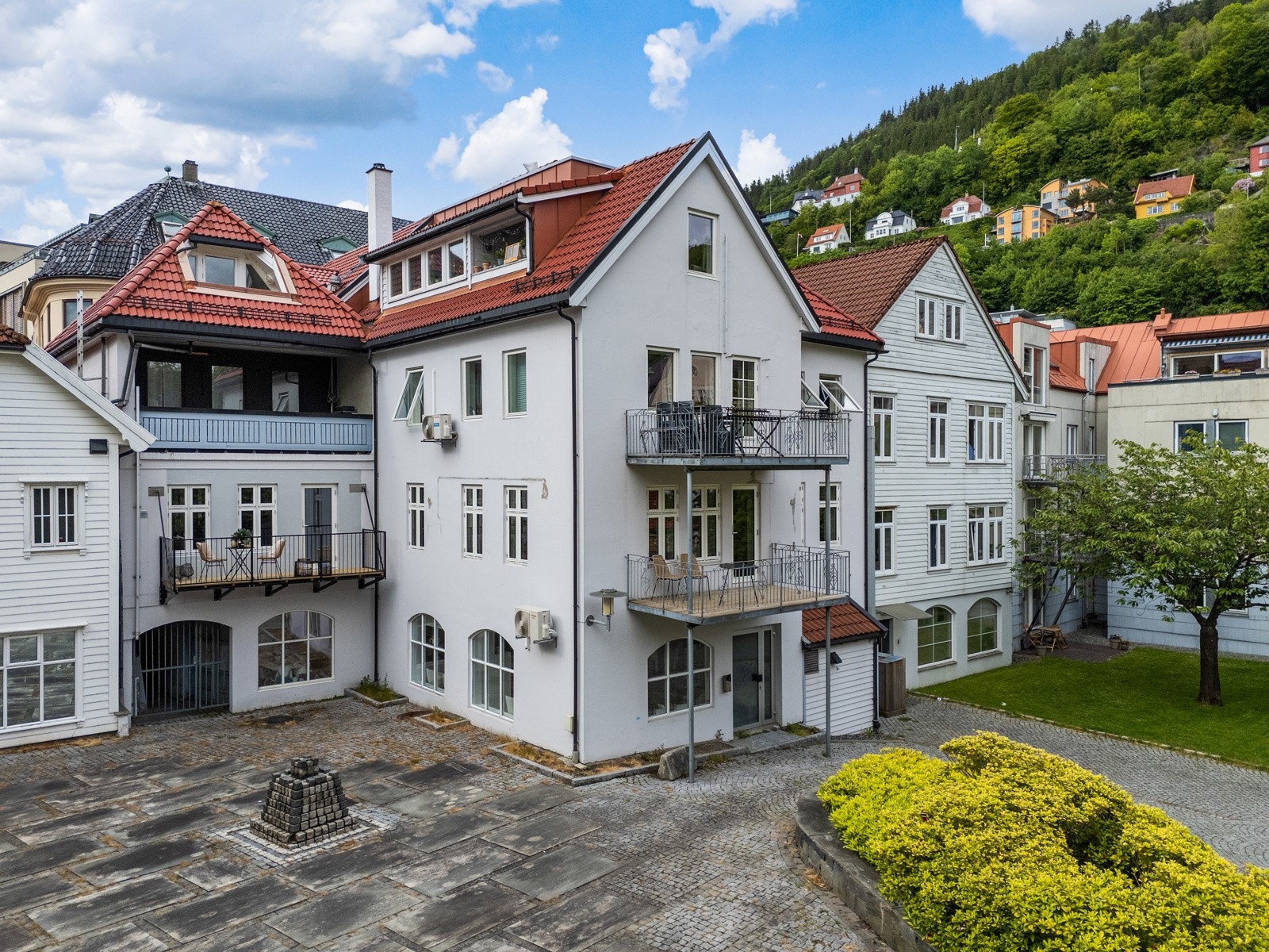 - Tverrgaten 11 - Galleribilde