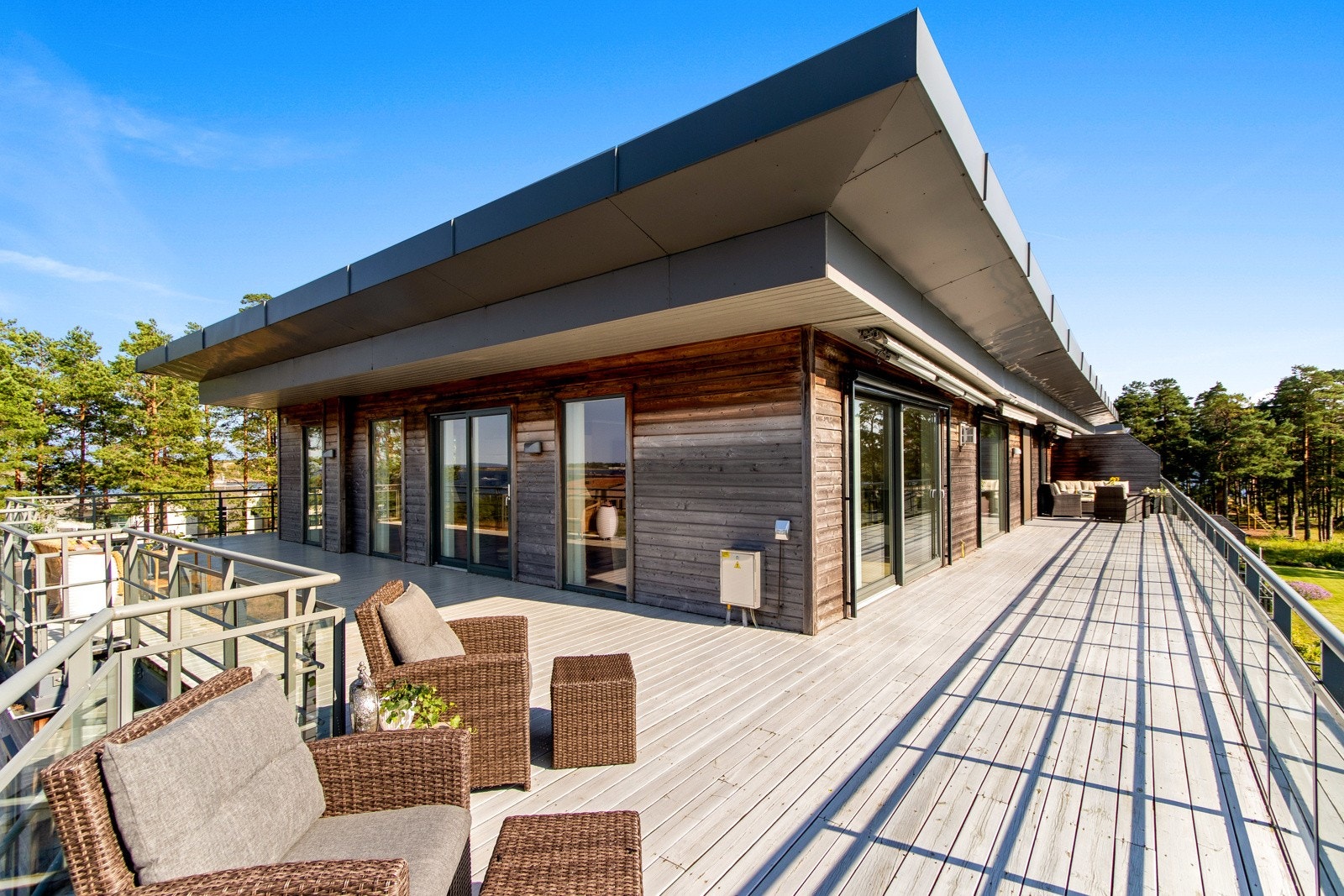 Jarlsøveien 61B er en storslått toppleilighet med høy standard. Galleribilde