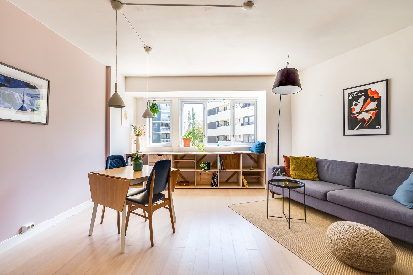 Stuen vender ut mot Enerhaugen. Galleribilde