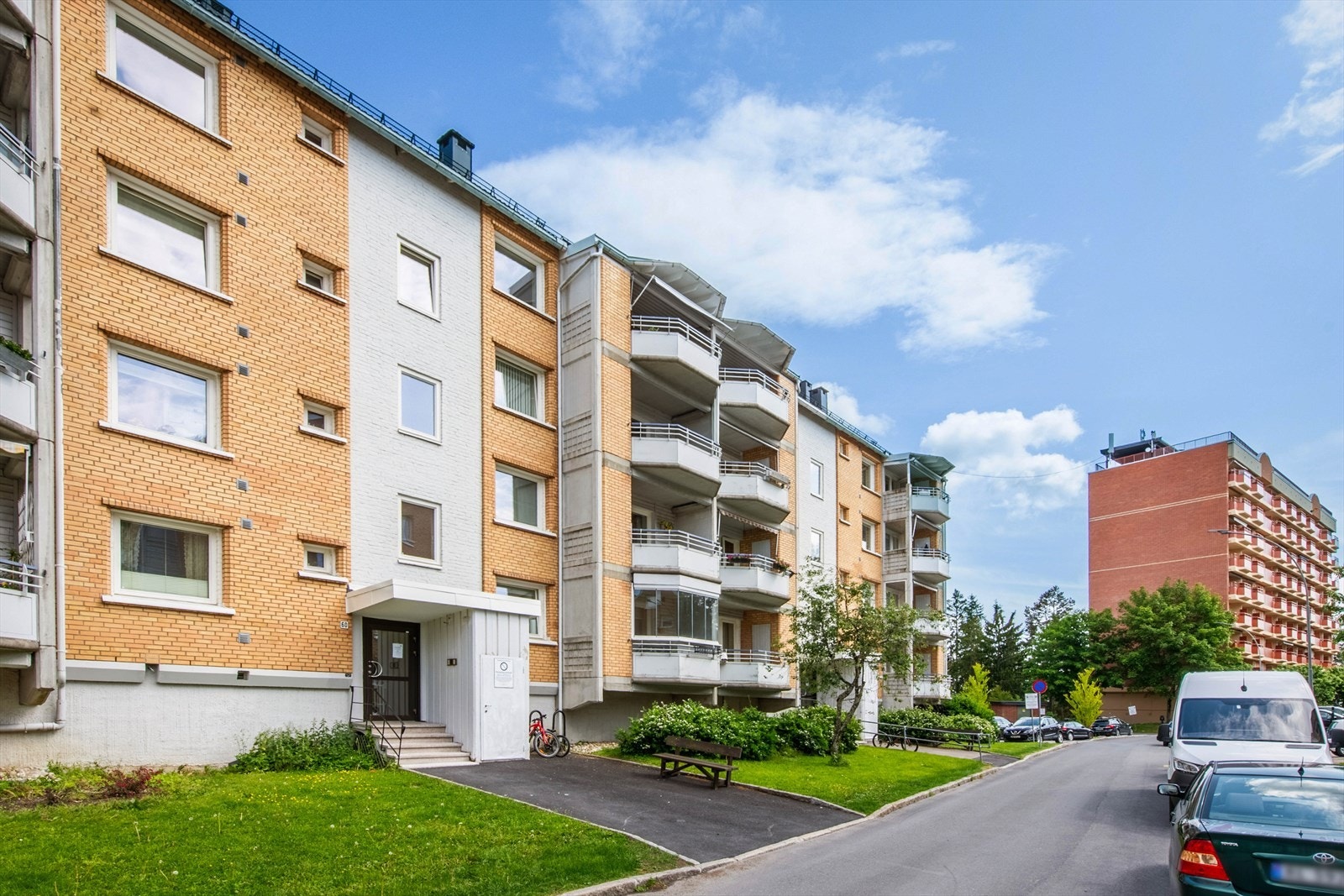 Parkeringsplasser etter venteliste i borettslaget Galleribilde
