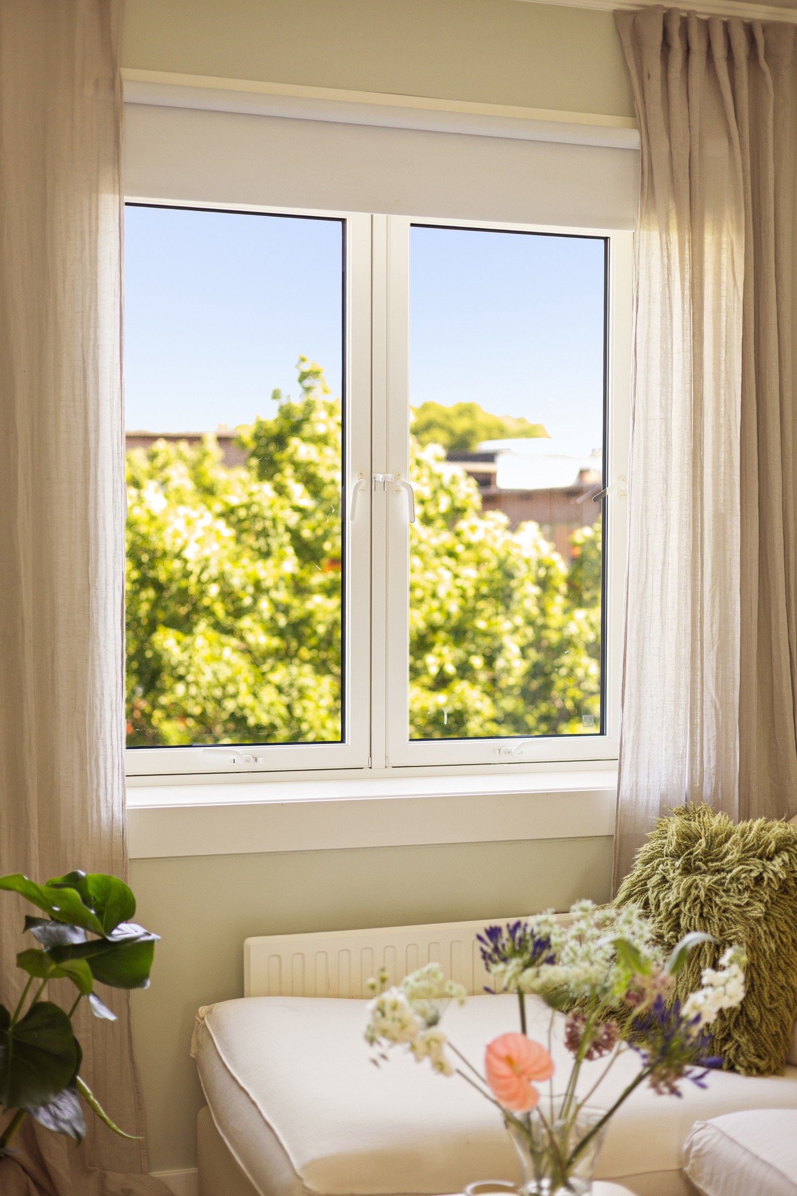 - Rikelig med naturlig lys takket være store vindusflater i alle rom. - Galleribilde