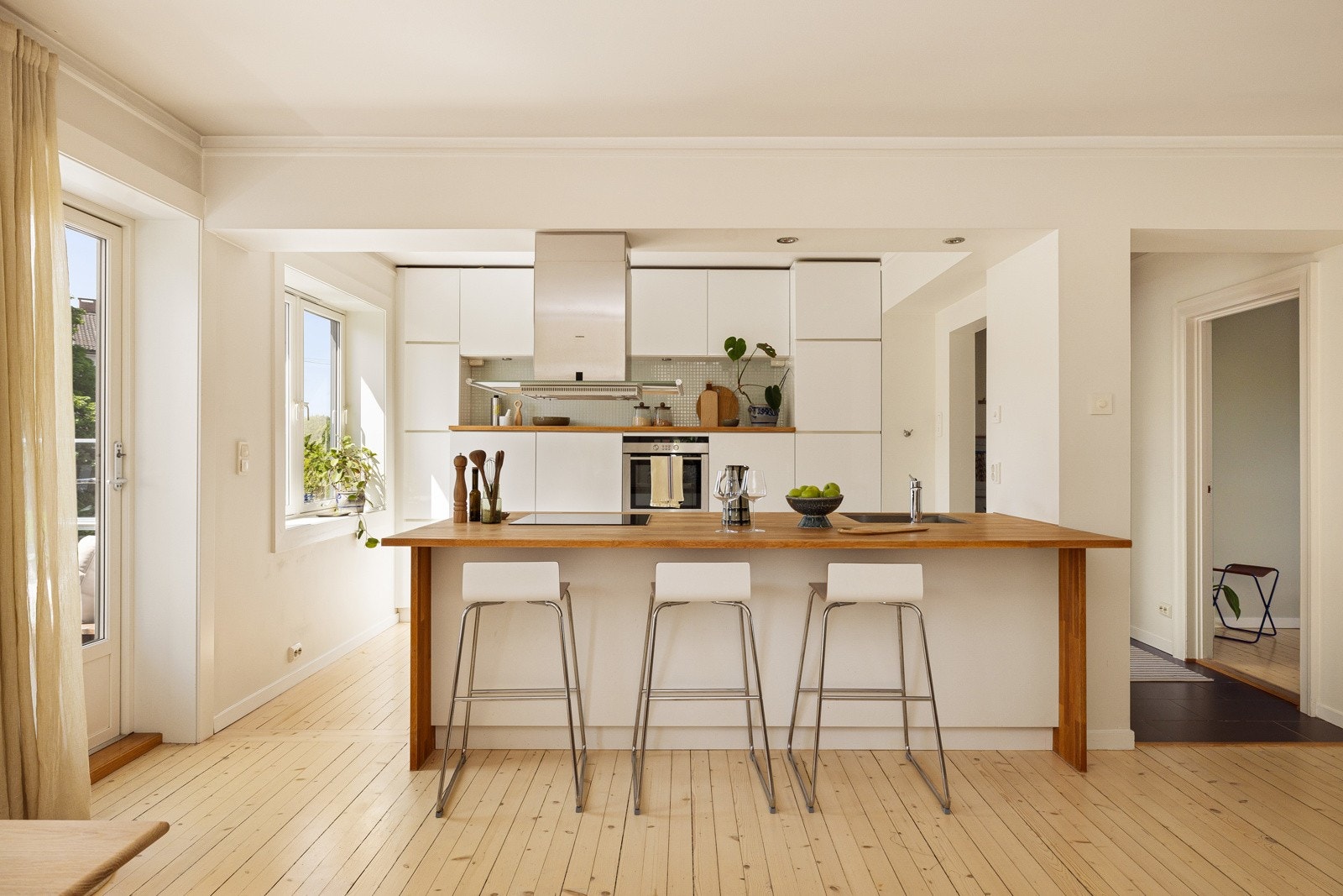 - Benkeplate av tre. - Galleribilde