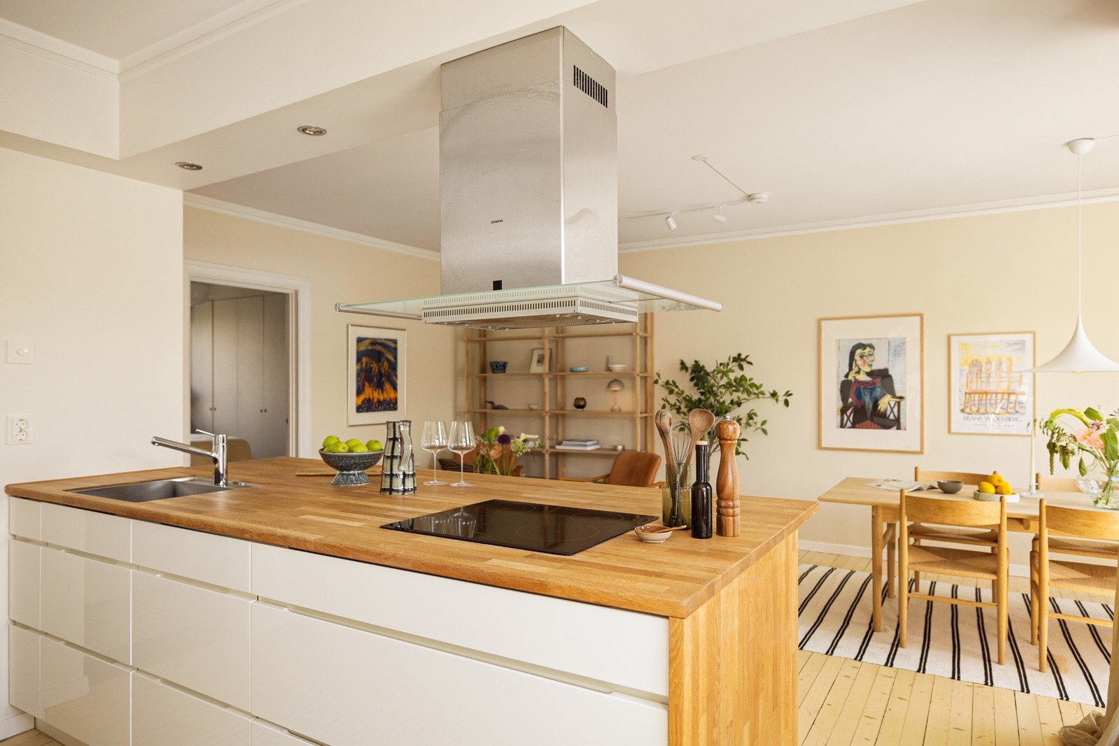 - Varmtvannsbereder i kjøkkenbenk på 30L fra 2008 - Galleribilde