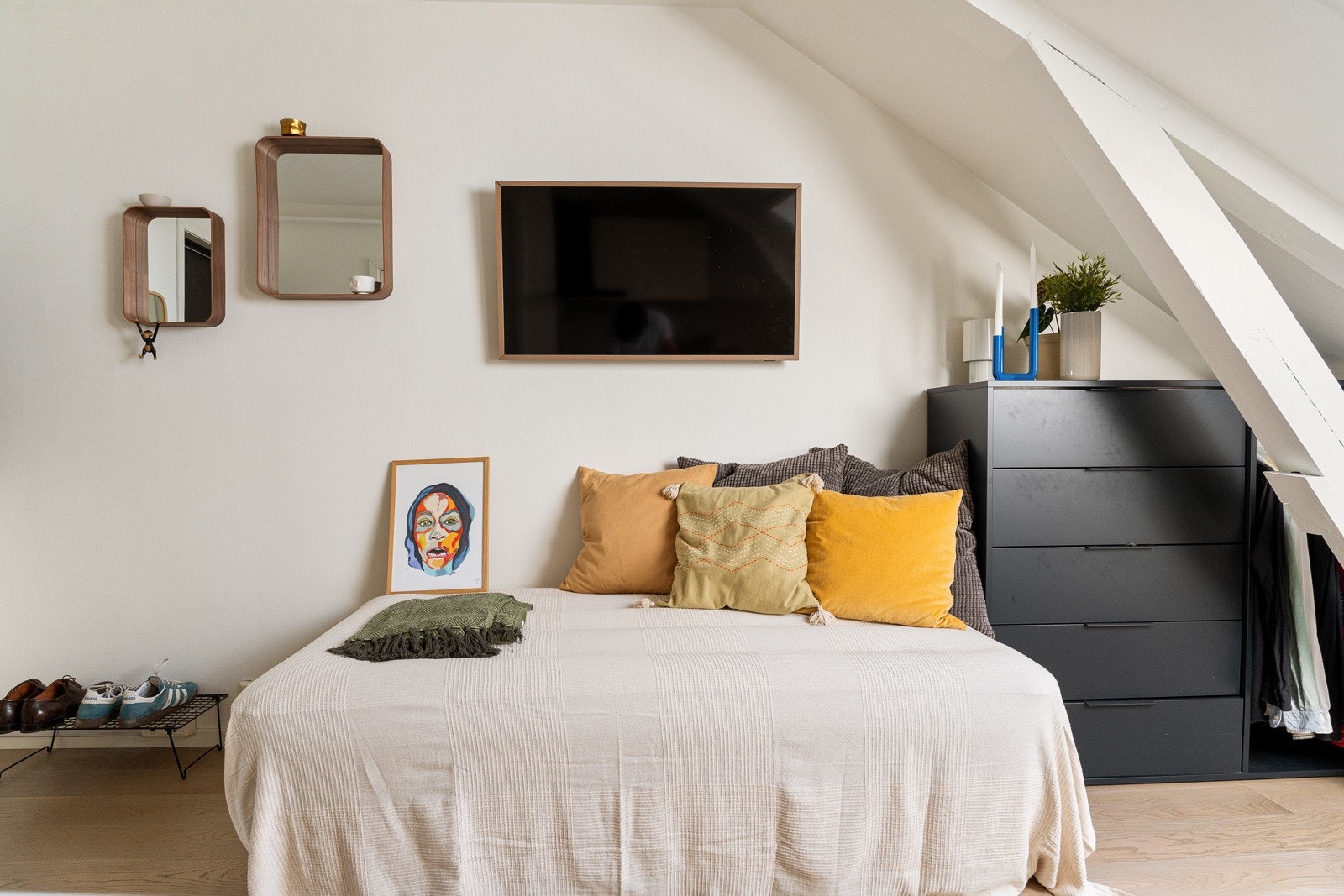 Leiligheten ble bygget i 2005 og pusset opp i 2012 Galleribilde