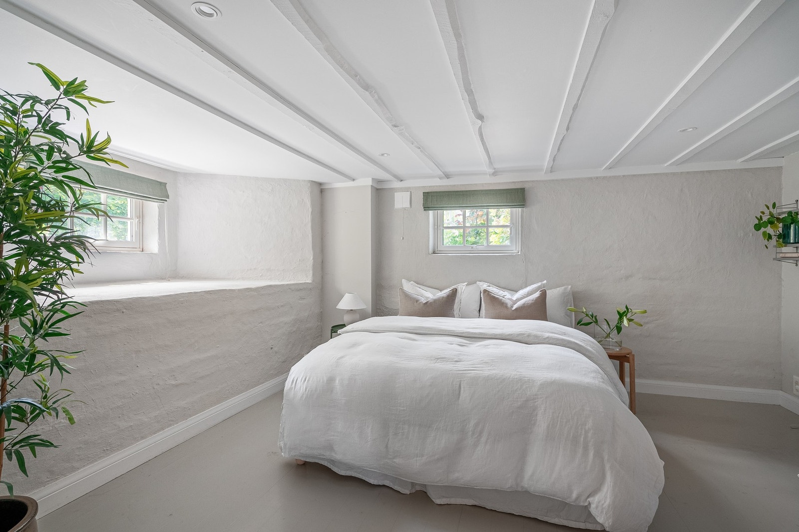 Kjellerrom II innredet og benyttet som soverom (ikke byggegodkjent) Galleribilde
