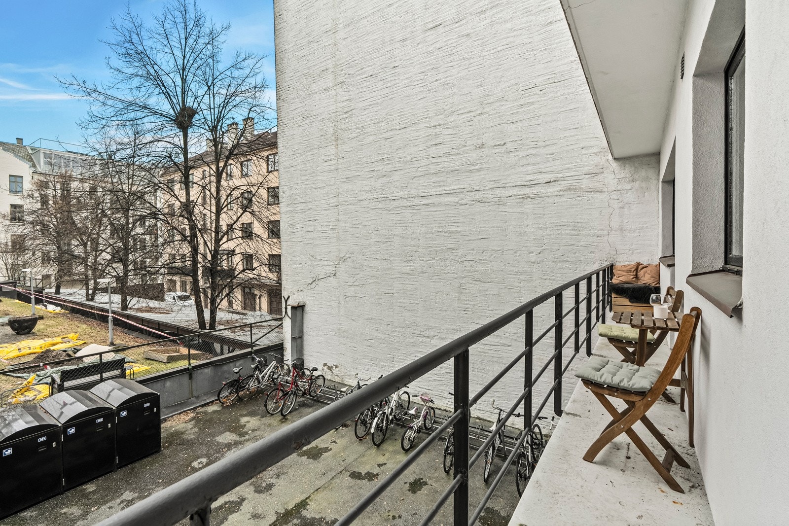 Utgang til brannbalkong. Galleribilde