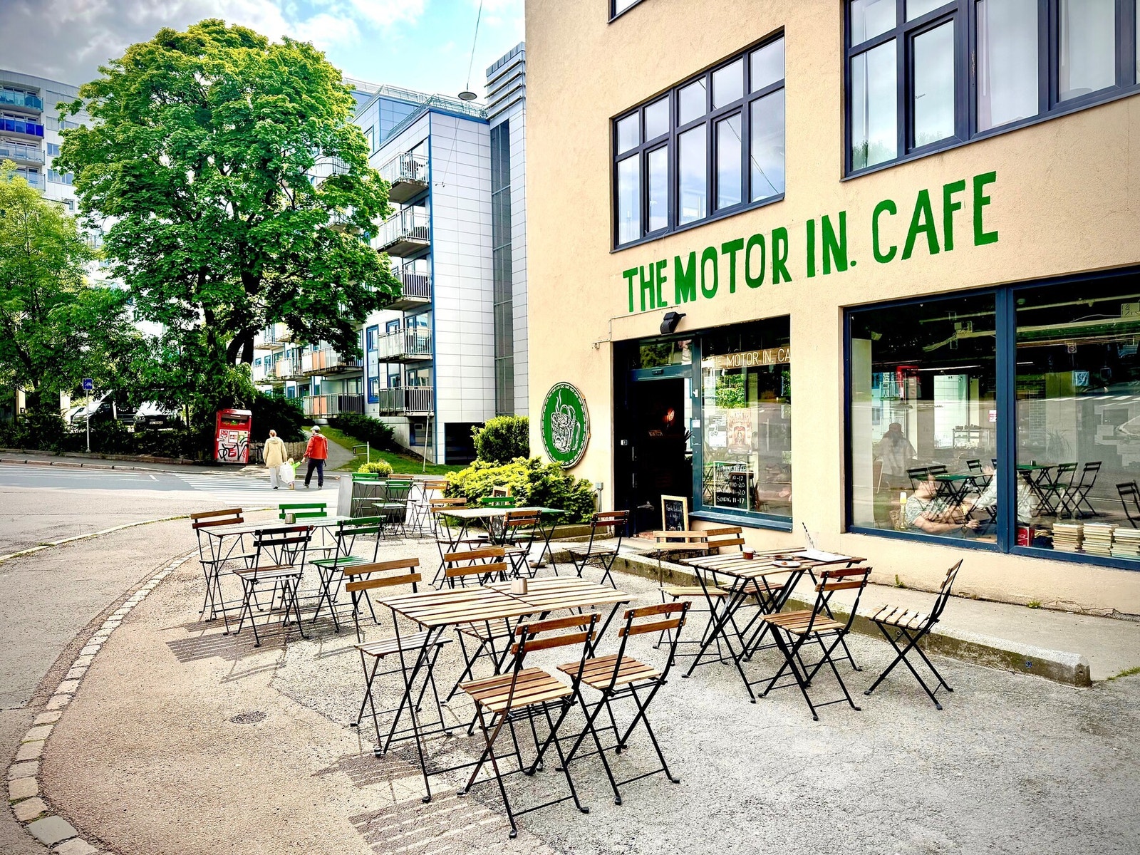 Rett utenfor leiligheten har du tilgang til den populære kafeen Motor In Cafe. Galleribilde