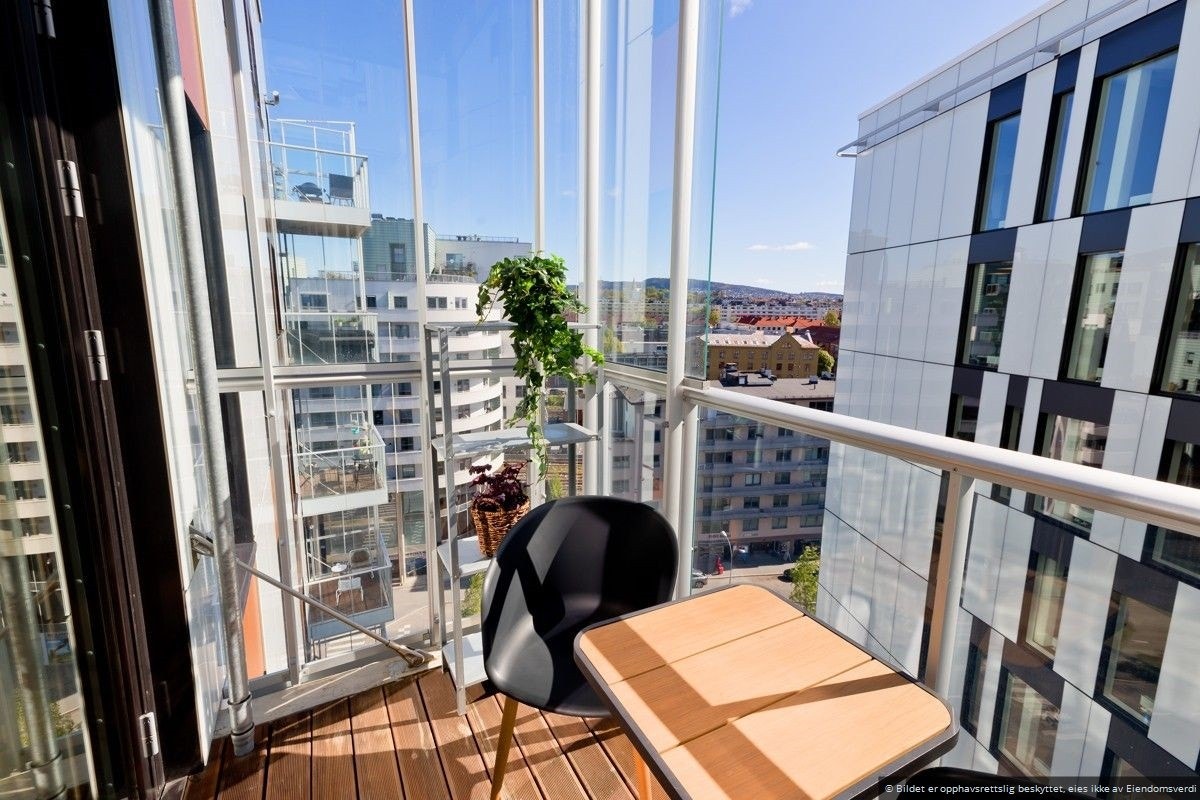 Innglasset balkong kan brukes året rundt, gode solforhold Galleribilde