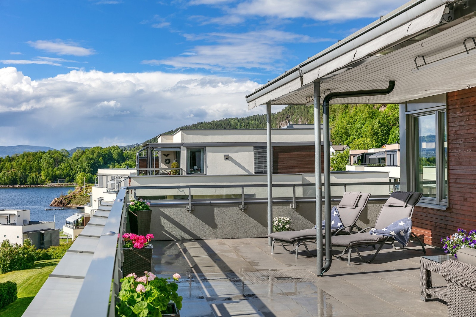 Takterrassen har upåklagelige solforhold, med sol til sent på kveld Galleribilde