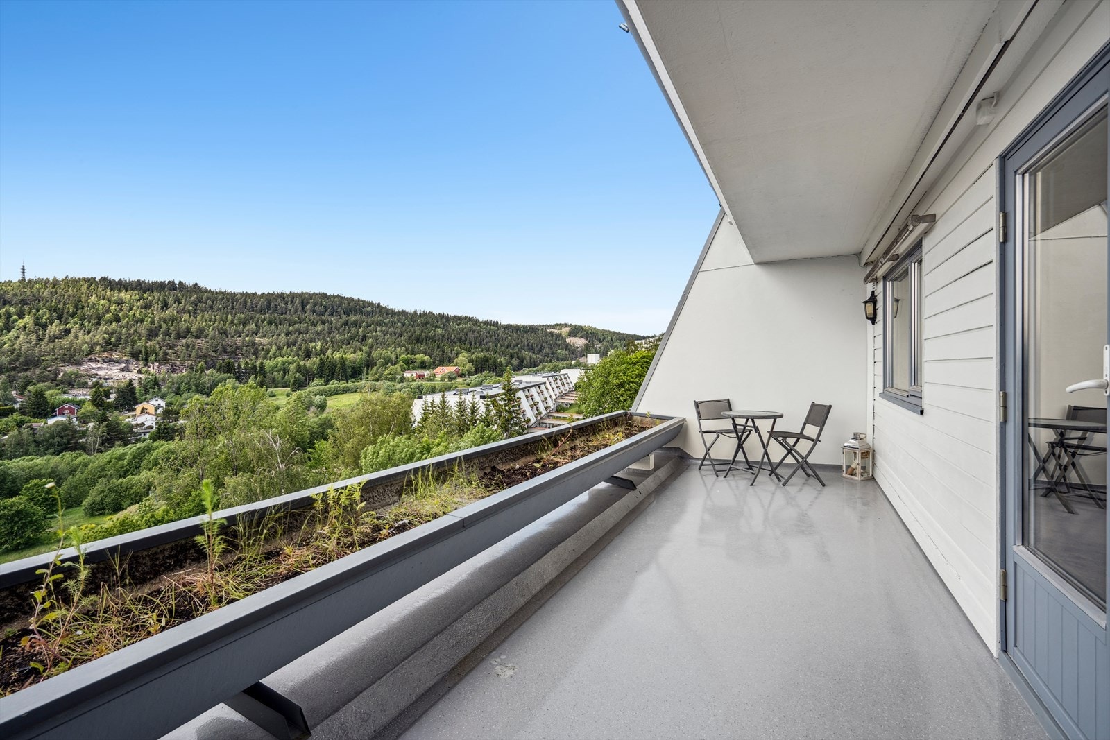 Leiligheten kan skilte med to fantastiske balkonger på ca. 15 m² hver. Galleribilde