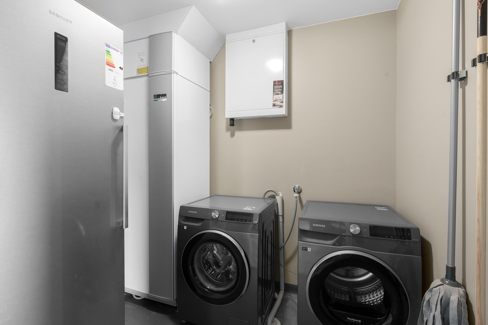 Praktisk vaskerom/ teknisk rom Galleribilde