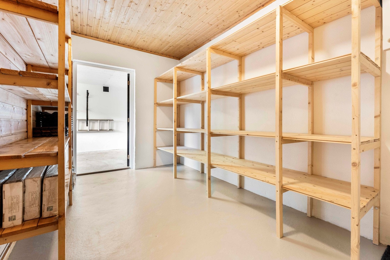 Stort lagerrom i kjeller Galleribilde
