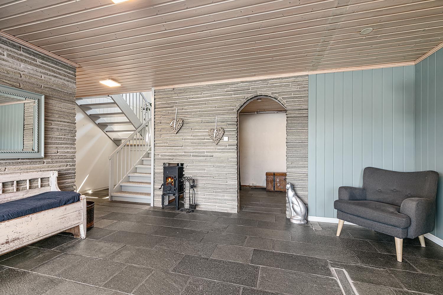 Stor representativ hall i underetasjen Galleribilde