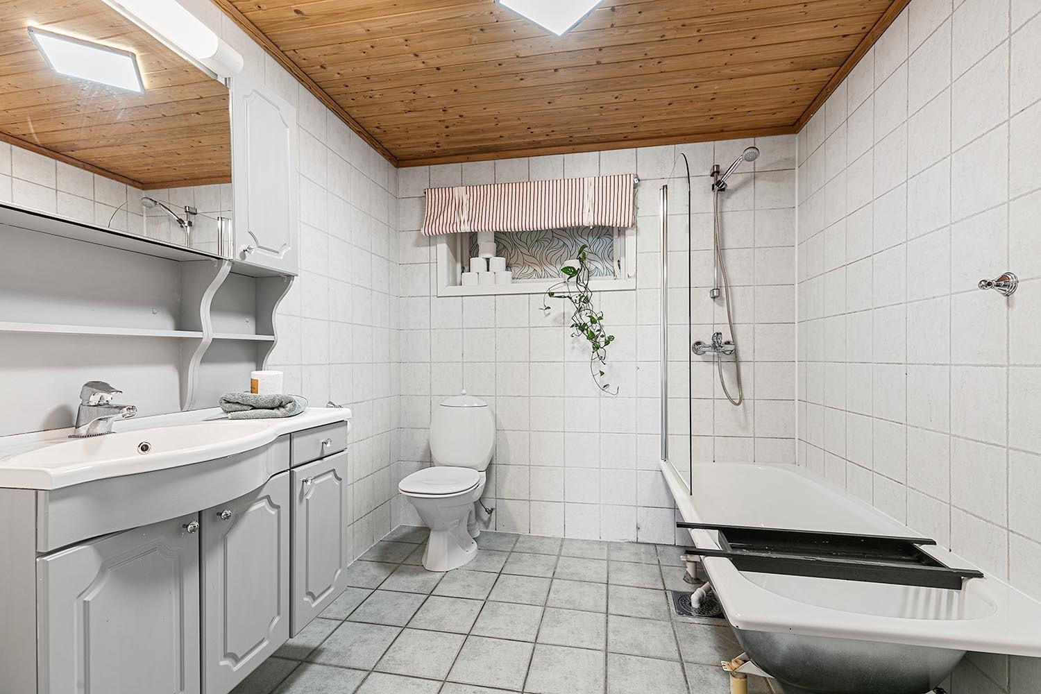 Baderom underetasjen Galleribilde