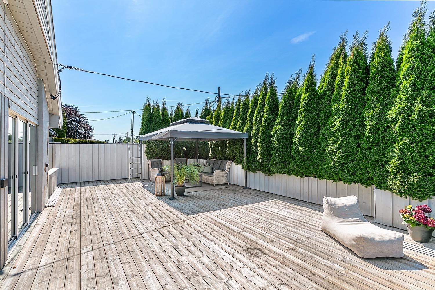 Stor solrik terrasse / Svømmebasseng Galleribilde