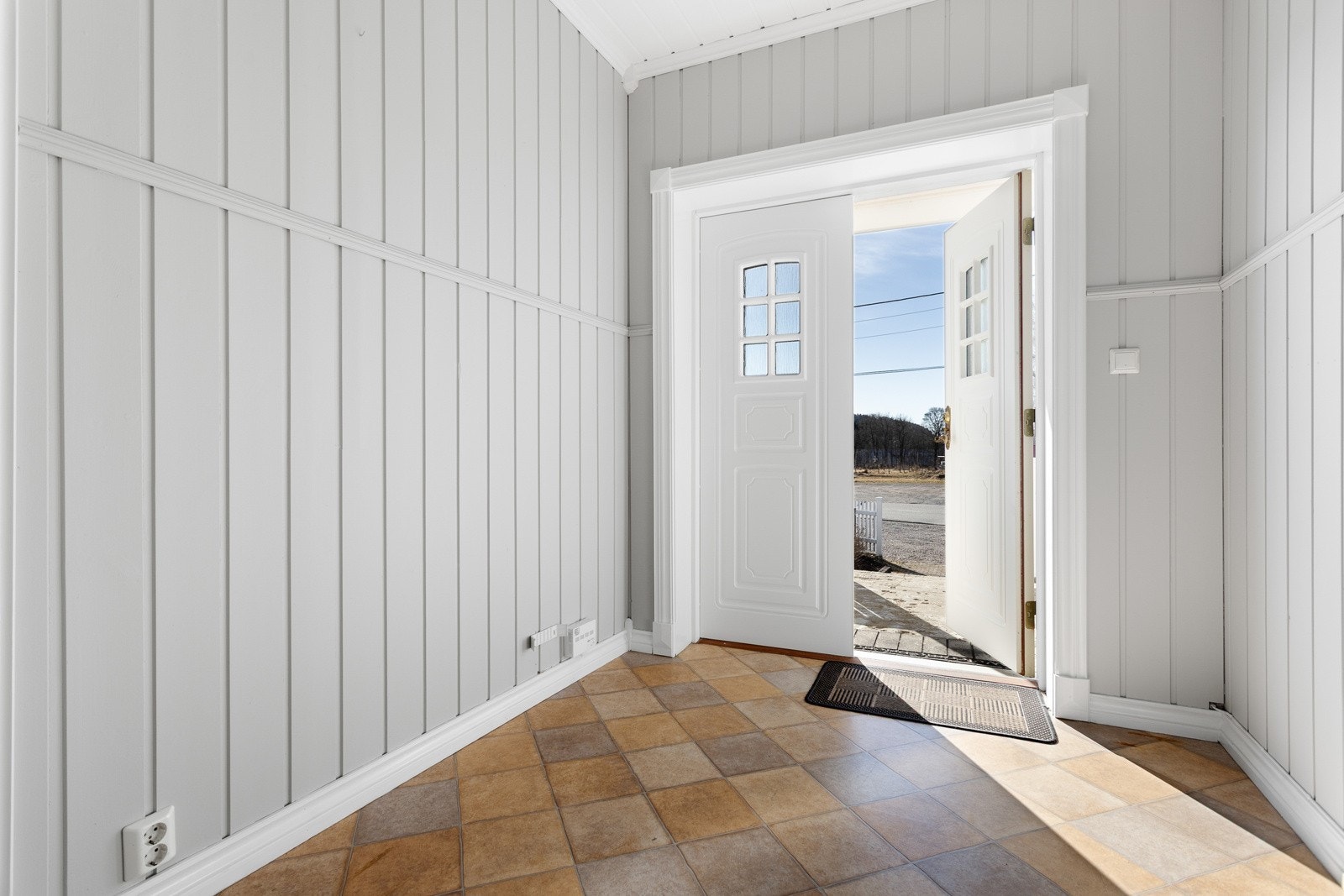 Entrè med adkomst til bl.a. hybel. Galleribilde