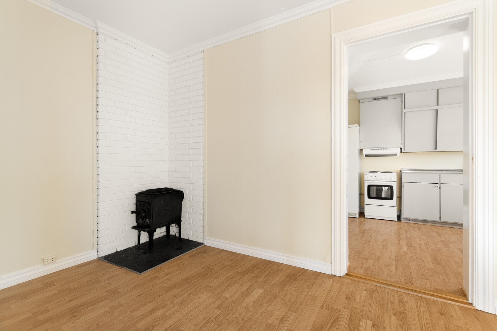 Stuen har vedovn. Galleribilde