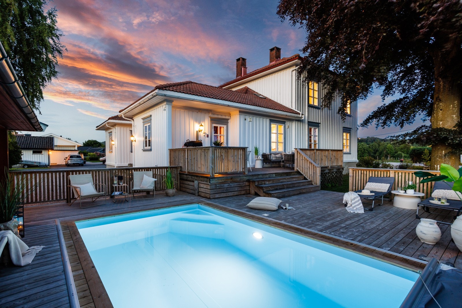 Kveldsstemning på terrassen. Galleribilde