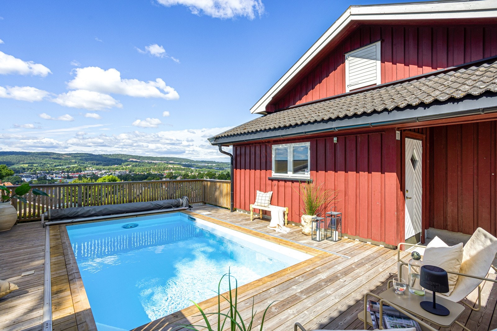 Nydelig utsikt fra usjenert terrasse. Galleribilde