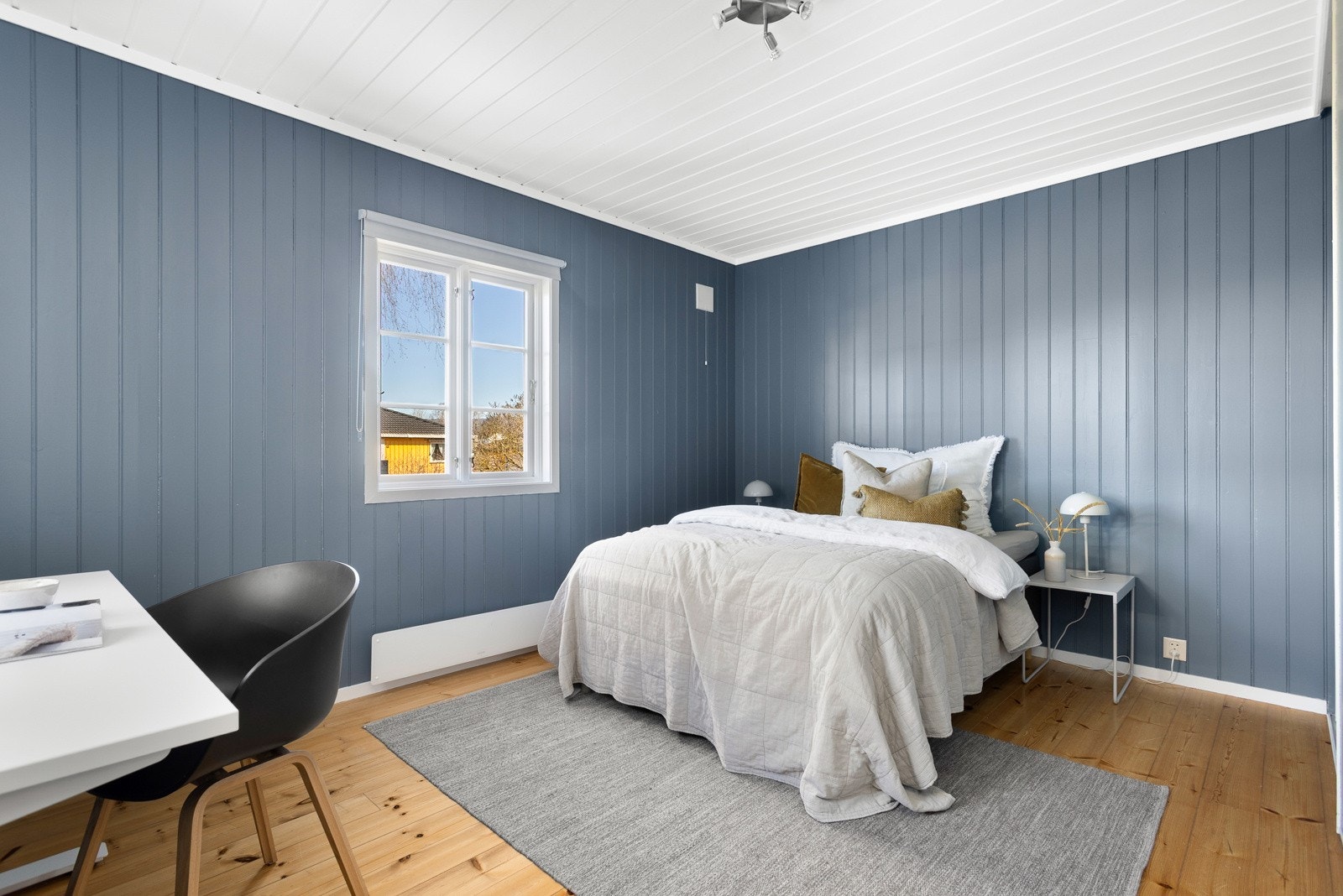 Soverom nr 2 i 1.etg. er også av en god størrelse. Galleribilde