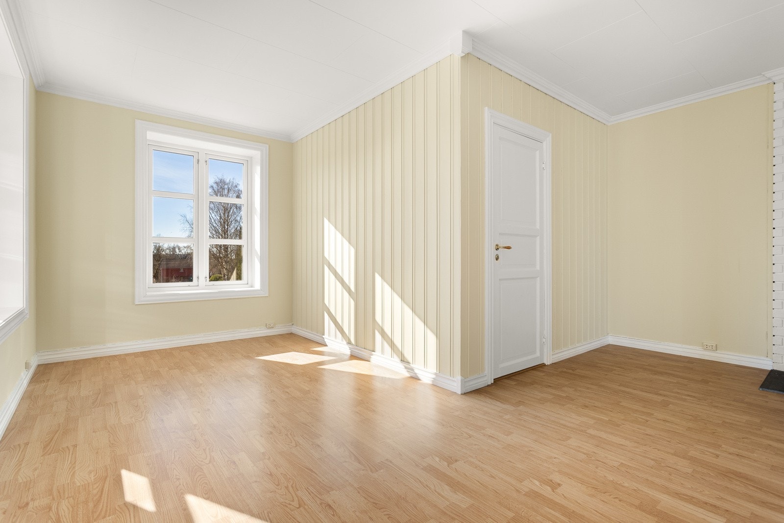 Lys og pen stue. Galleribilde