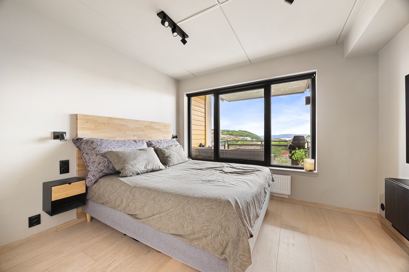 Soverommet er av god størrelse med god plass til dobbeltseng. Galleribilde