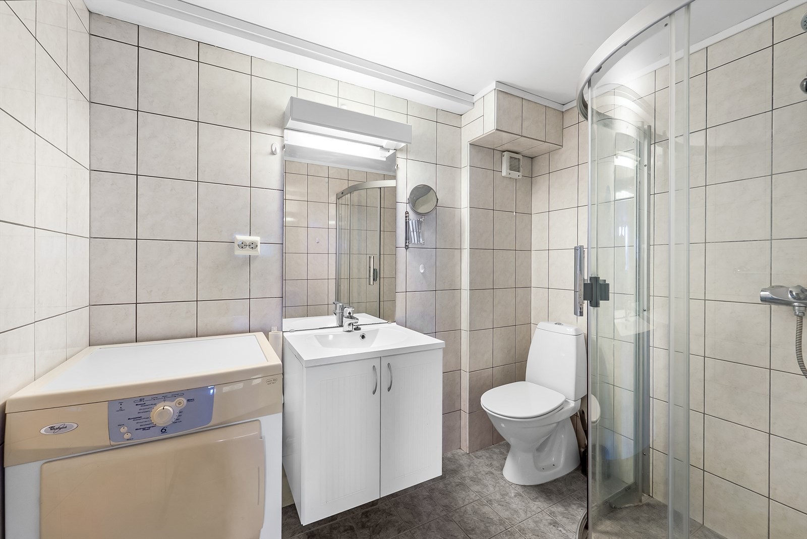 Bad i hybeldel Galleribilde