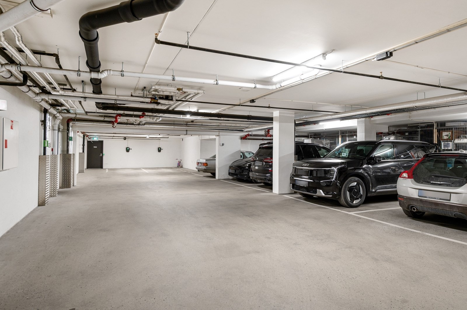 Garasjeplass i oppvarmet garasjeanlegg Galleribilde