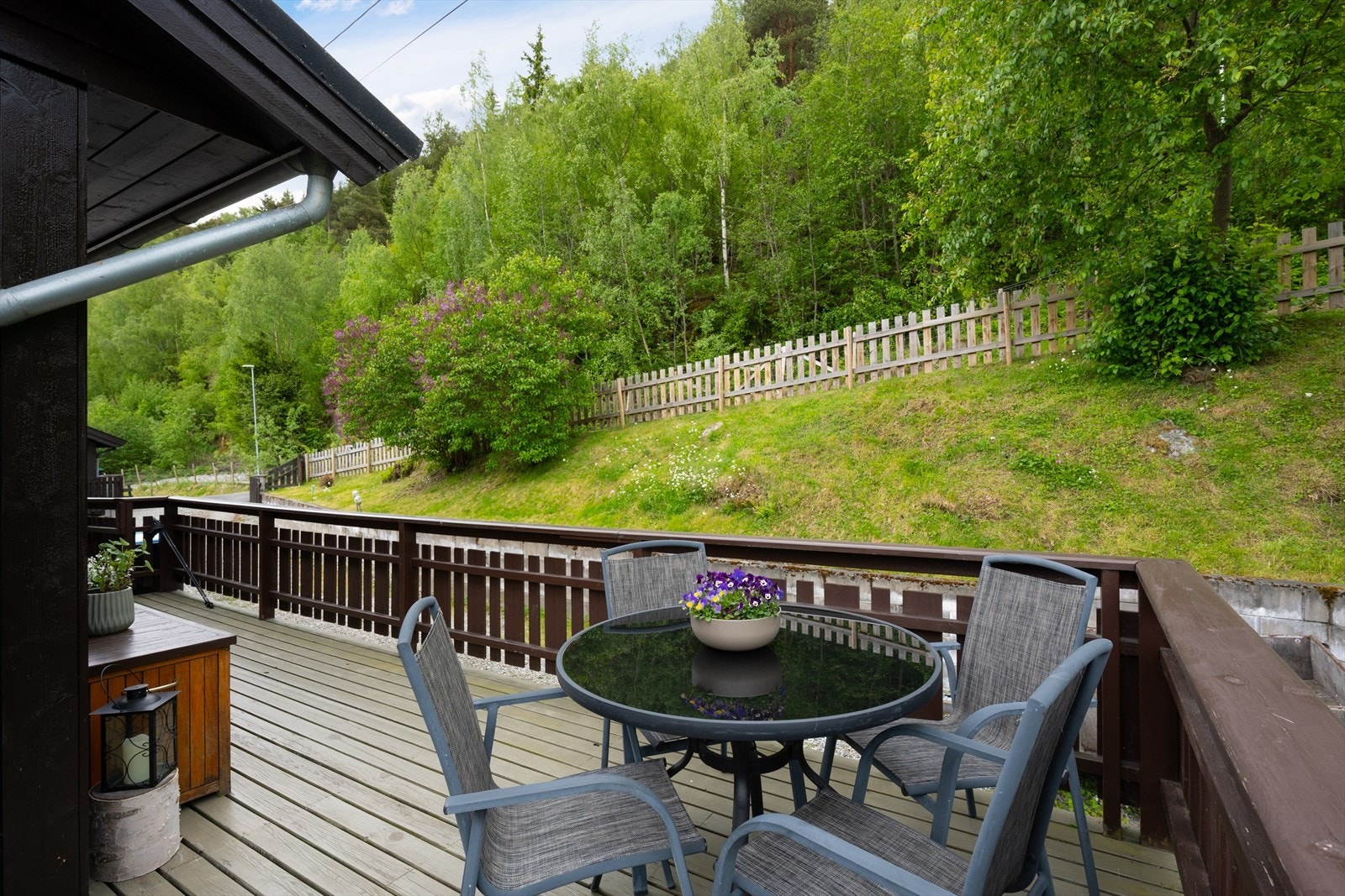 Det er god plass til utemøbler mm. Galleribilde