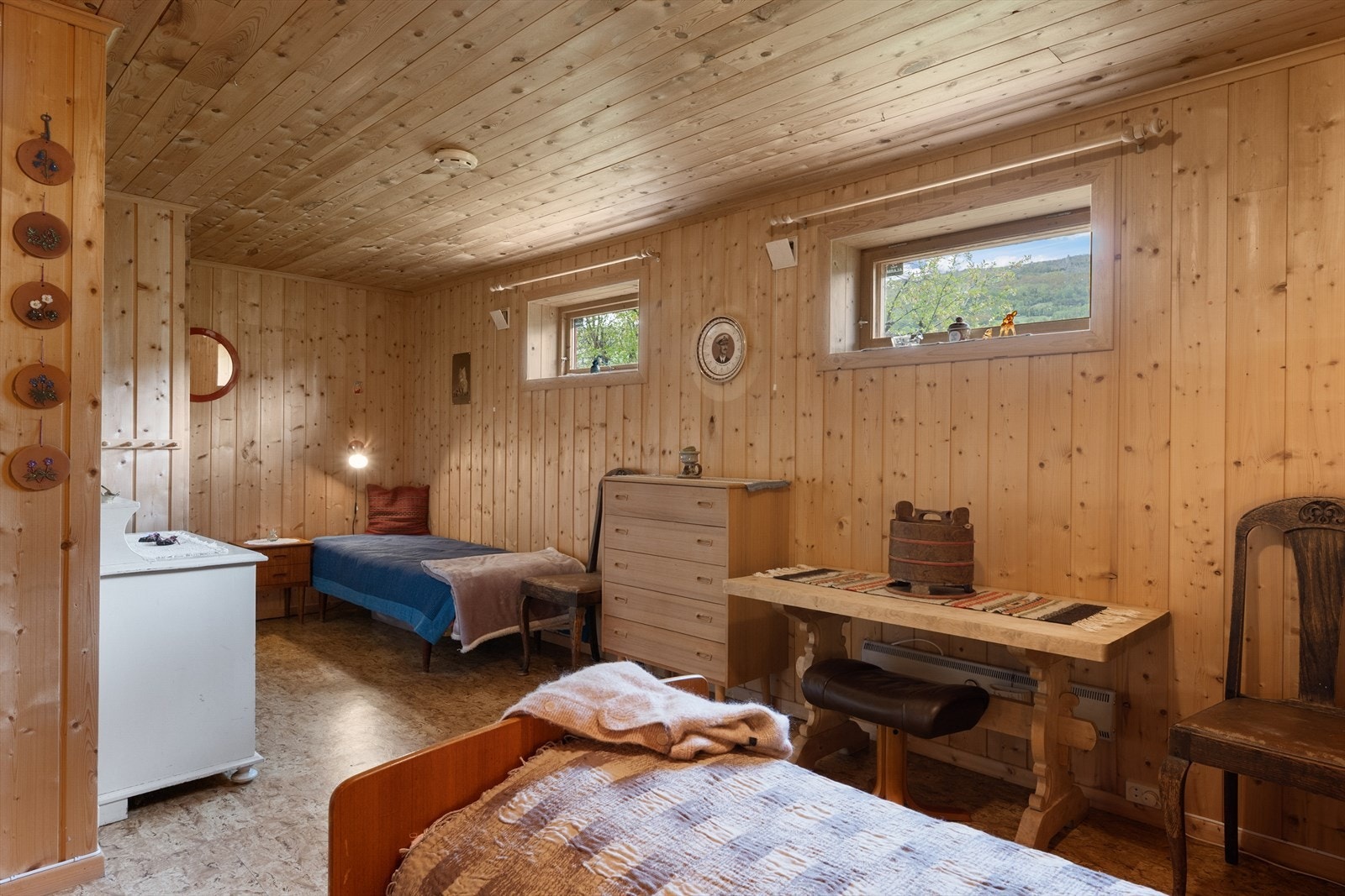 Den hyggelige kjellerstua gir mange bruksmuligheter for både liten og stor. Galleribilde