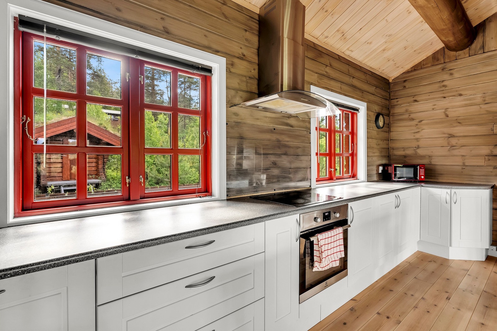 Store vindusflater for god naturlig belysning. Galleribilde
