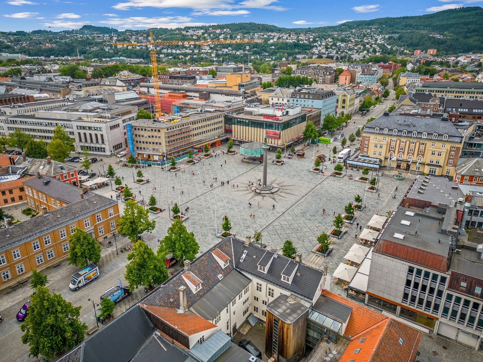 Trondheim Torg ligger ca. 6 minutter gange unna leiligheten. Galleribilde
