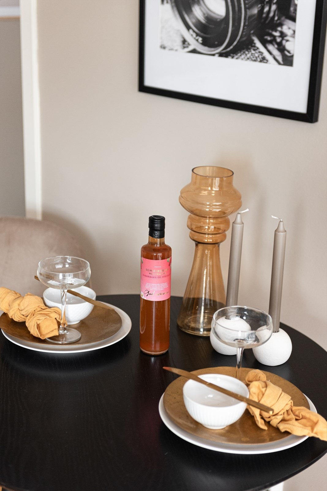 Intim spiseplass gir mulighet for koselige frokoster og avslappede kvelder hjemme. Galleribilde