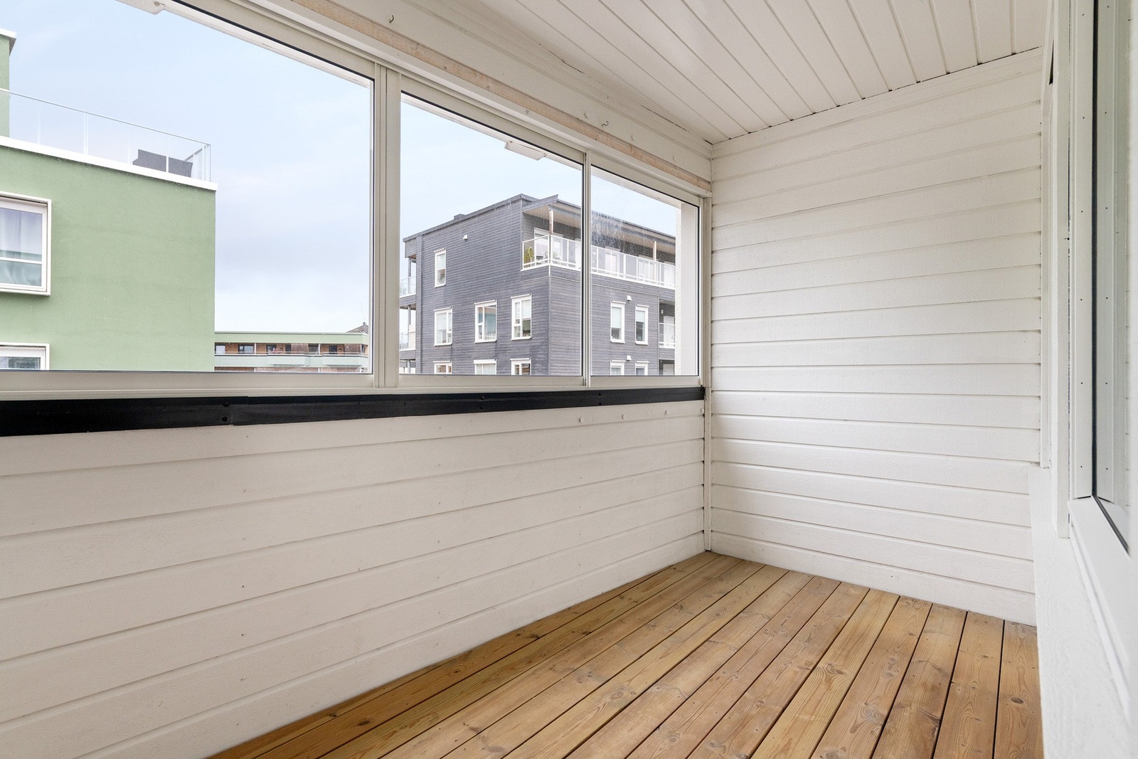 Innglasset balkong. Galleribilde