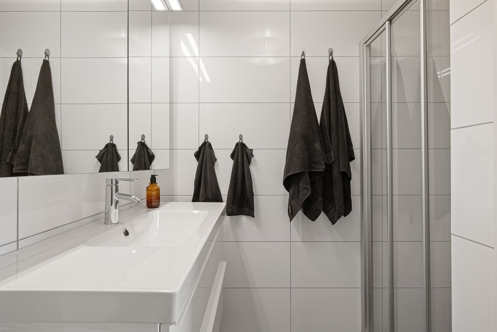 Et pent og helfliset bad Galleribilde