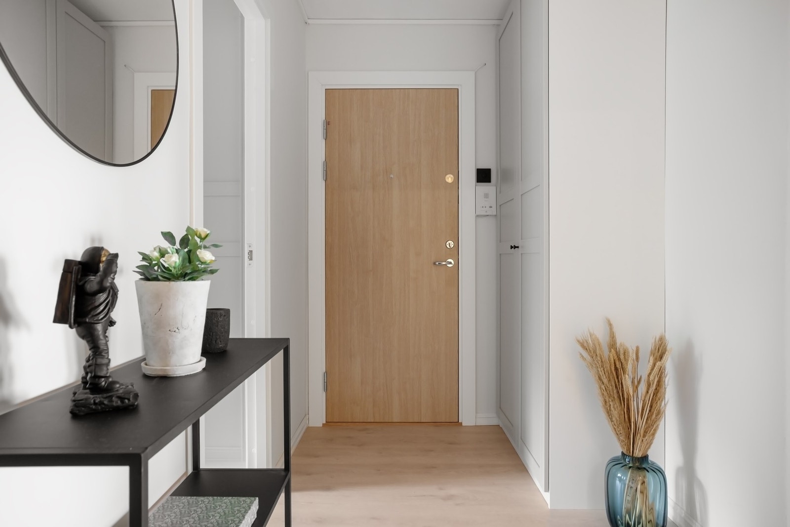 Entré. Galleribilde