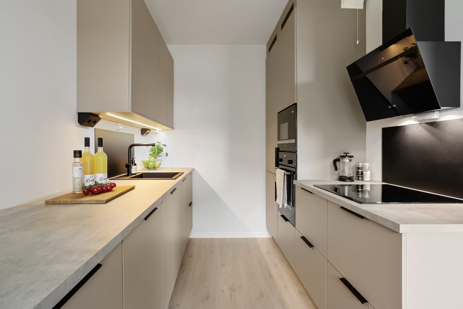 Nytt og lekkert kjøkken fra den danske kvalitetsleverandøren HTH. Galleribilde