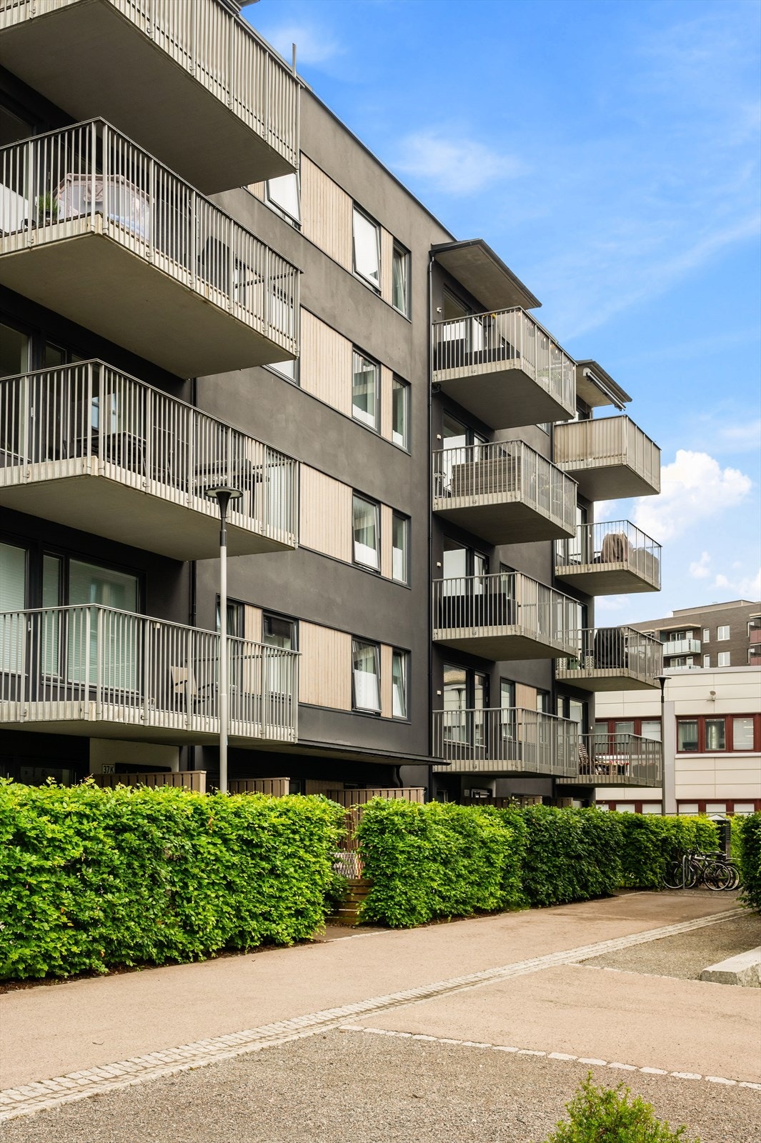 Leiligheten ligger i et hyggelig og veldrevet sameie på Marienfryd. Galleribilde