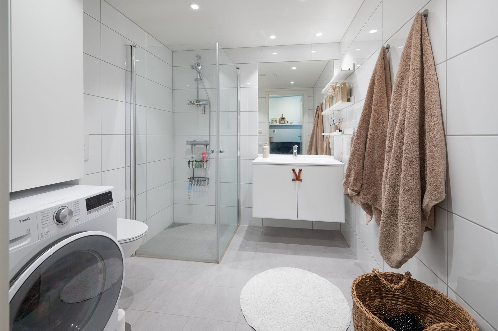 Helfliset bad med tidløse farger. Galleribilde