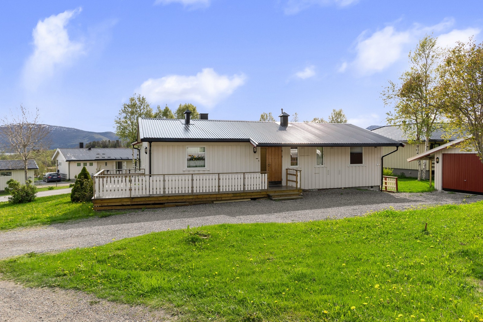 En innholdsrik og velholdt enebolig på Evenskjer med dobbelgarasje Galleribilde