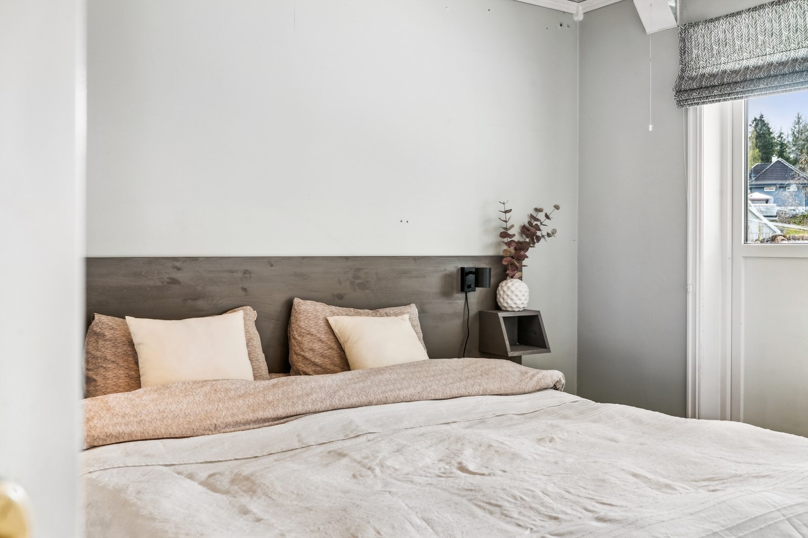 Hovedsoverommet har utgang til terrassen her nede. Galleribilde