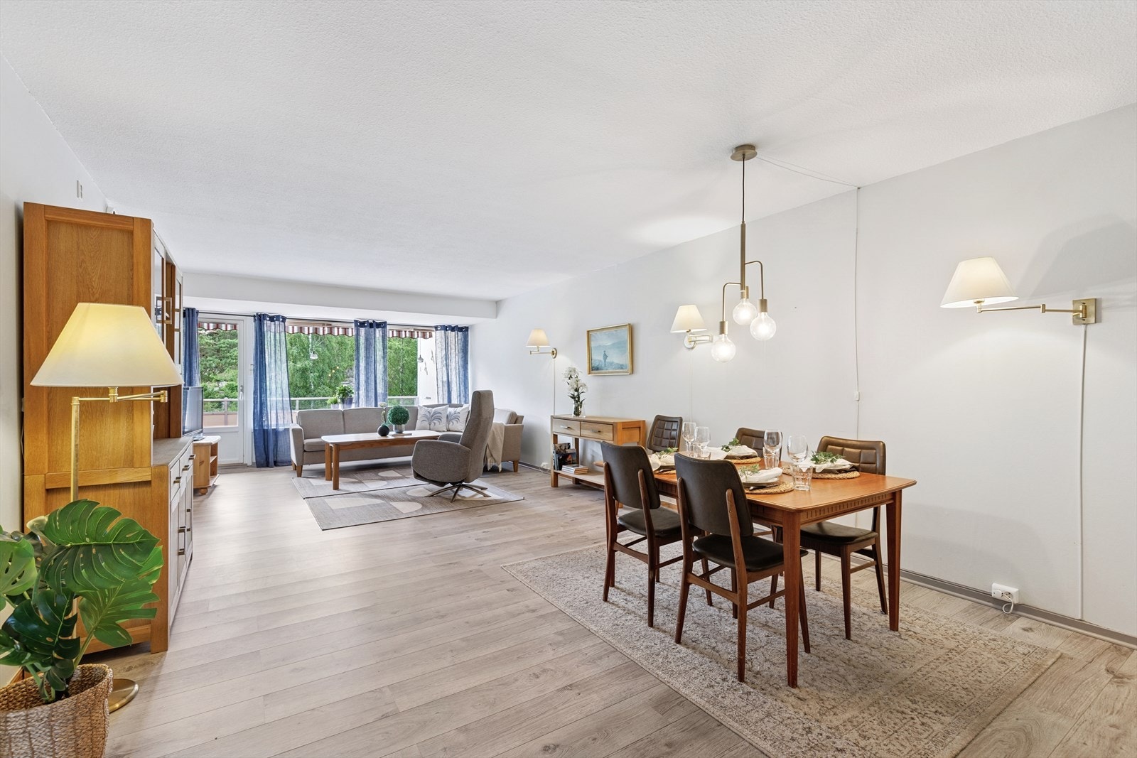 Her kan du sikre deg en flott 3-roms leilighet med romslig, solrik balkong. Galleribilde