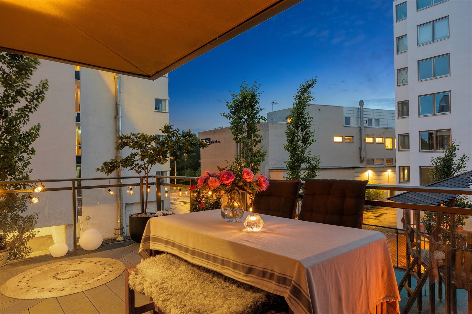 Det er tillatt med gass- og elektrisk grill. Galleribilde