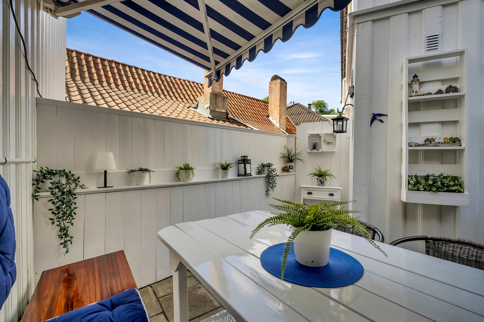 Her bor du med gangavstand til dagligvarebutikker, skole, og populære spisesteder. Galleribilde