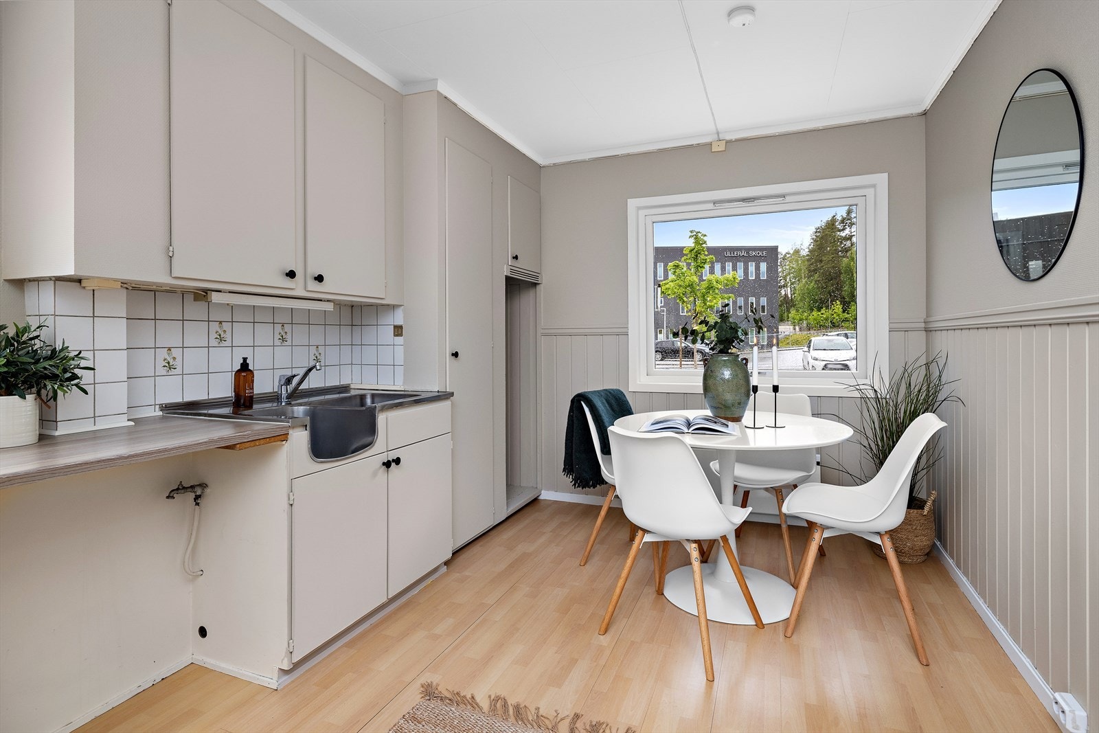 På kjøkkenet er det opplegg til oppvaskmaskin. Galleribilde