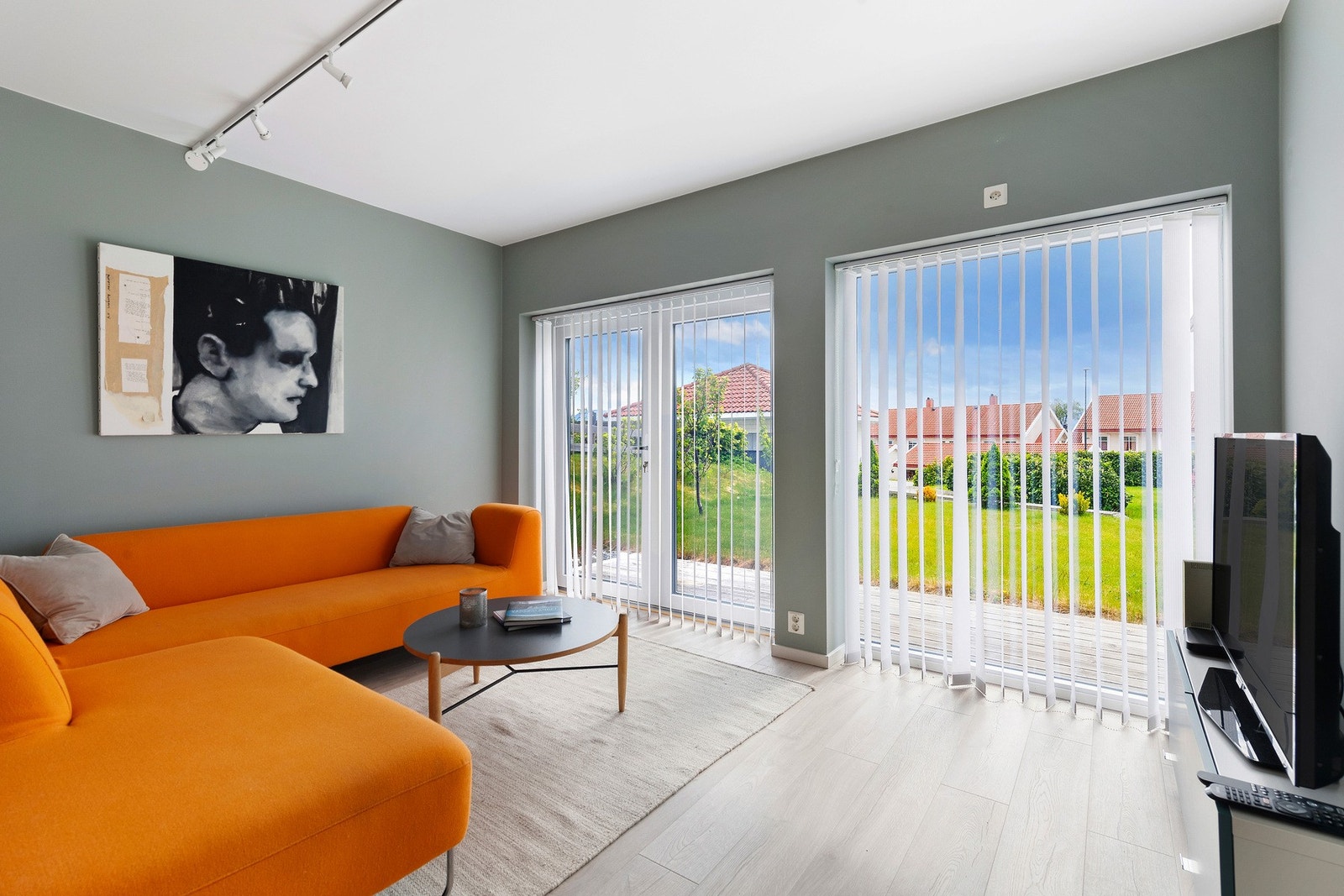 Utleiedel: Det er store vindusflater som gir rikelig med lysinnslipp. Galleribilde