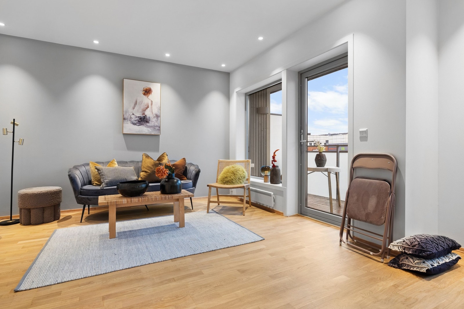 Velkommen til en trivelig 3-roms rett ved Strømmen senter Galleribilde