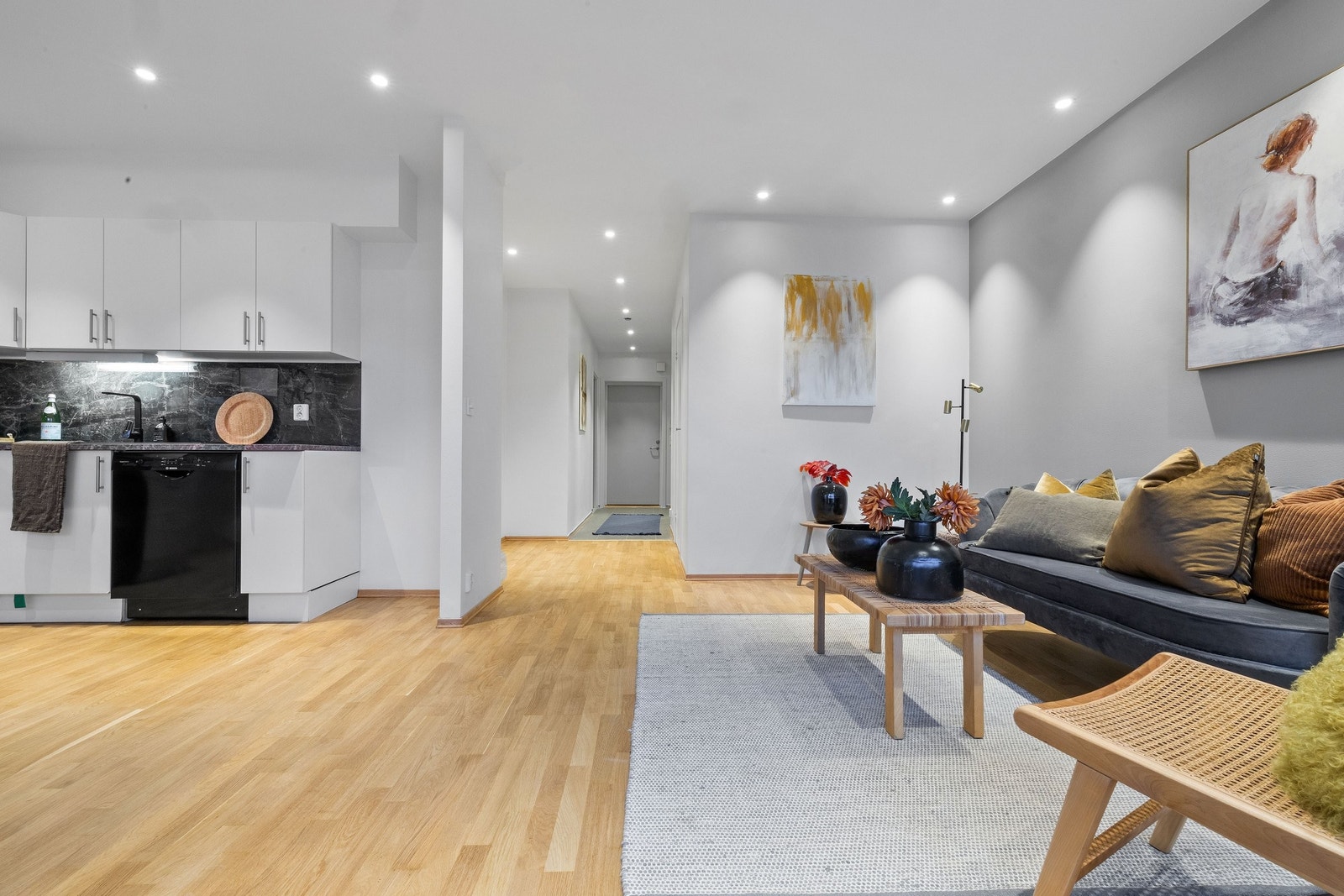 Meget flotte downlights som er også dimbar og gir en god inne atmosfære. Galleribilde